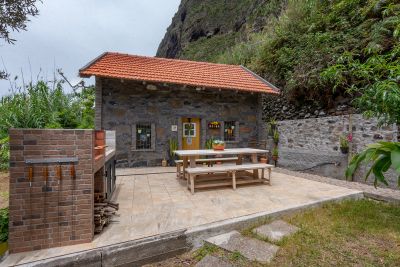 yellow-house-012