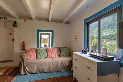 yellow-house-052