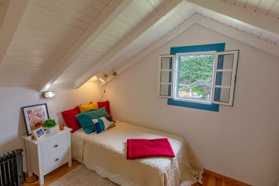 yellow-house-058