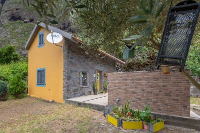 yellow-house-016