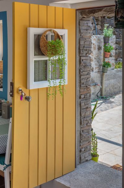 yellow-house-069